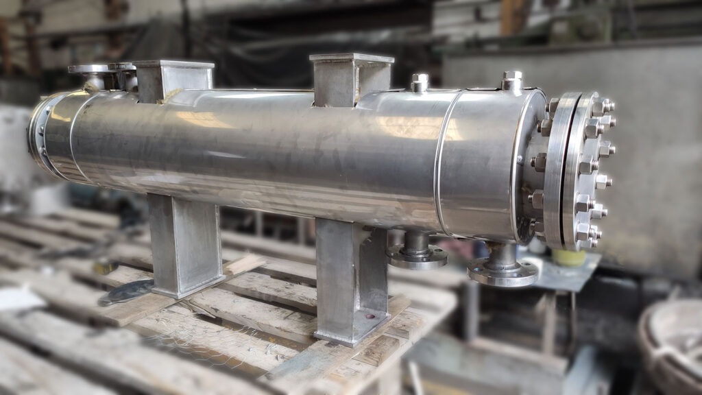 Intercambiadores de Calor de Casco y Tubos / Con Aislación