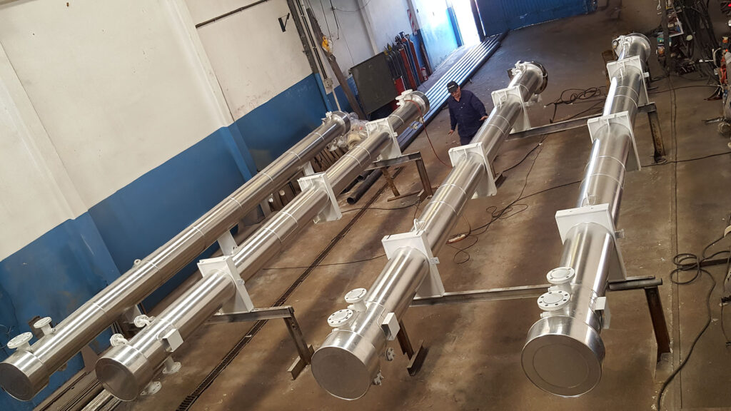 Intercambiadores de Calor de Casco y Tubos / Con Aislación